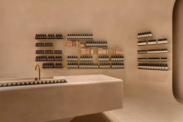Small JPEG-Aesop US Store Houston Galleria 04.jpeg