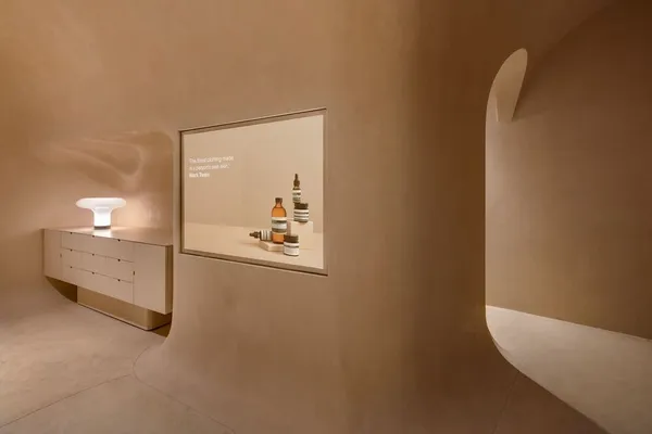 Small JPEG-Aesop US Store Houston Galleria 05.jpeg