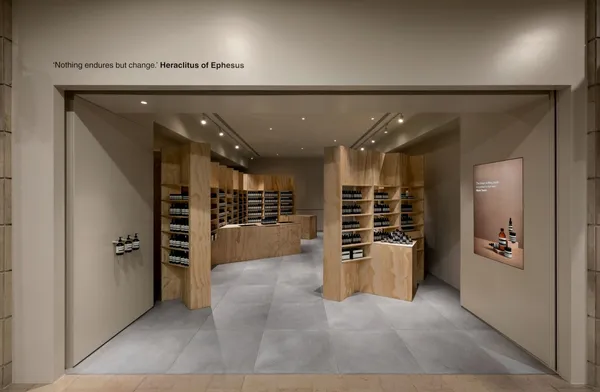 Aesop台北101店為位於台北指標性建築的期間限定店_店大門.jpeg