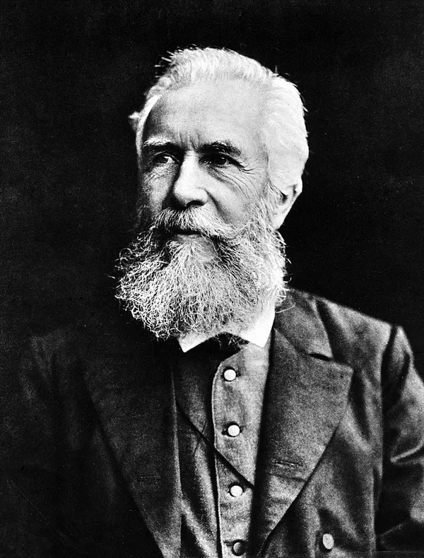 Ernst Haeckel Portrait_wikipedia.jpg