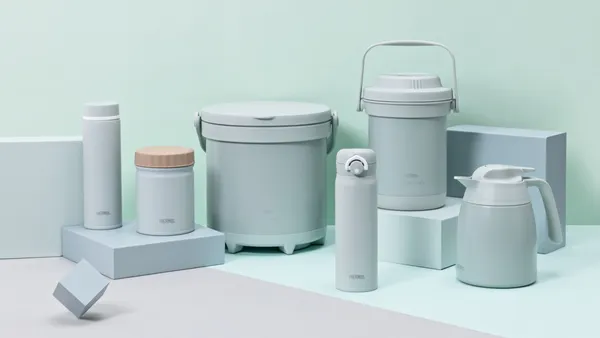 膳魔師走北歐風！翻玩 Pantone 色推出「迷霧綠」系列，保溫杯瓶、燜燒罐一起極簡