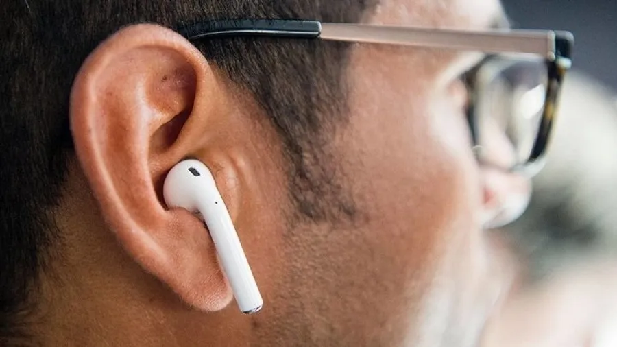 正貨無線耳機被海關當「盜版AirPods」！各家設計都長超像，背後原因是什麼？