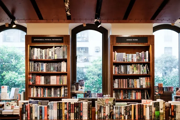 誠品會員日_敦南書店窗景.jpg