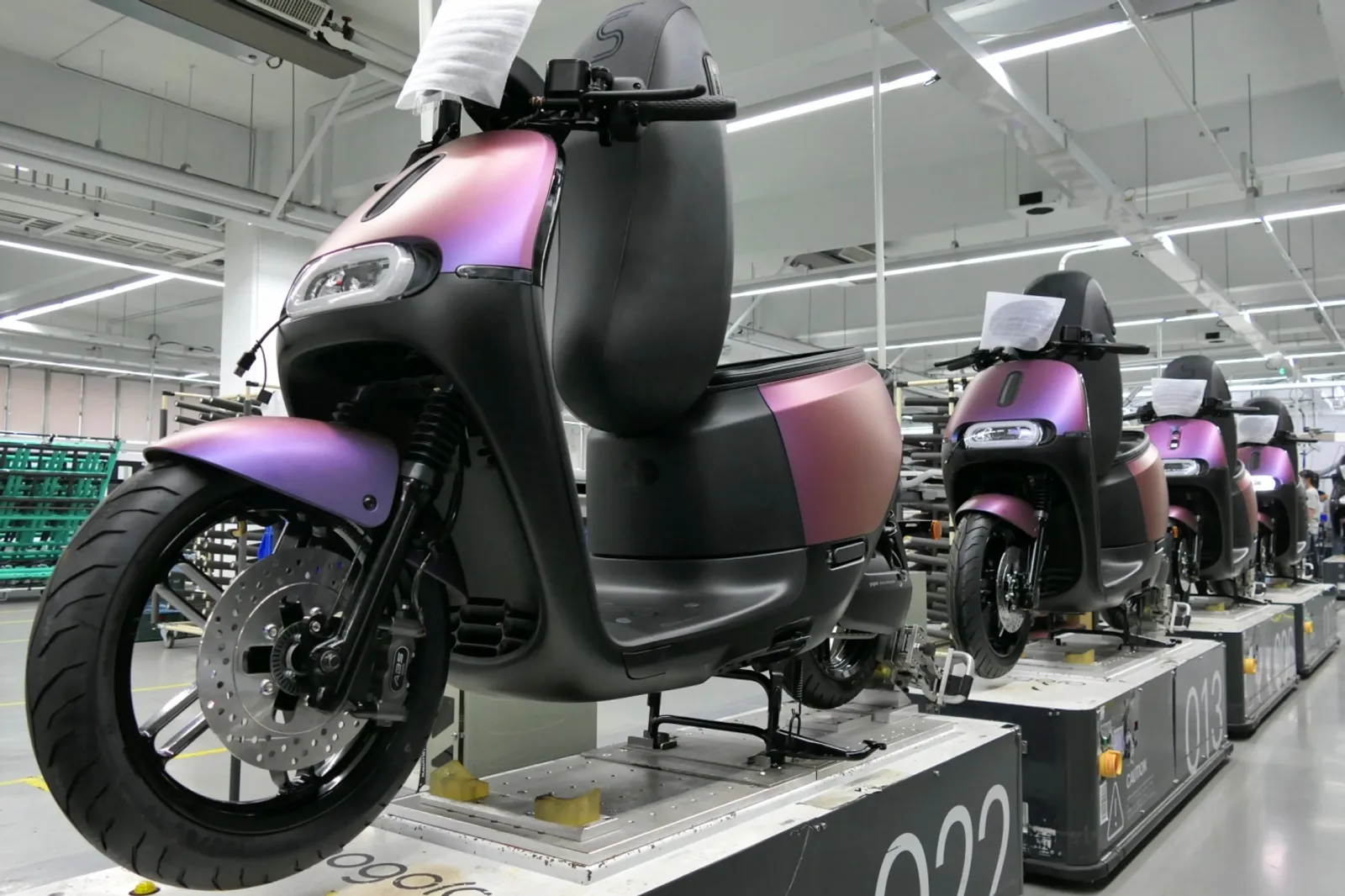 Gogoro 智慧工廠直擊！無人載具取代輸送帶，產線重組只要 72 小時