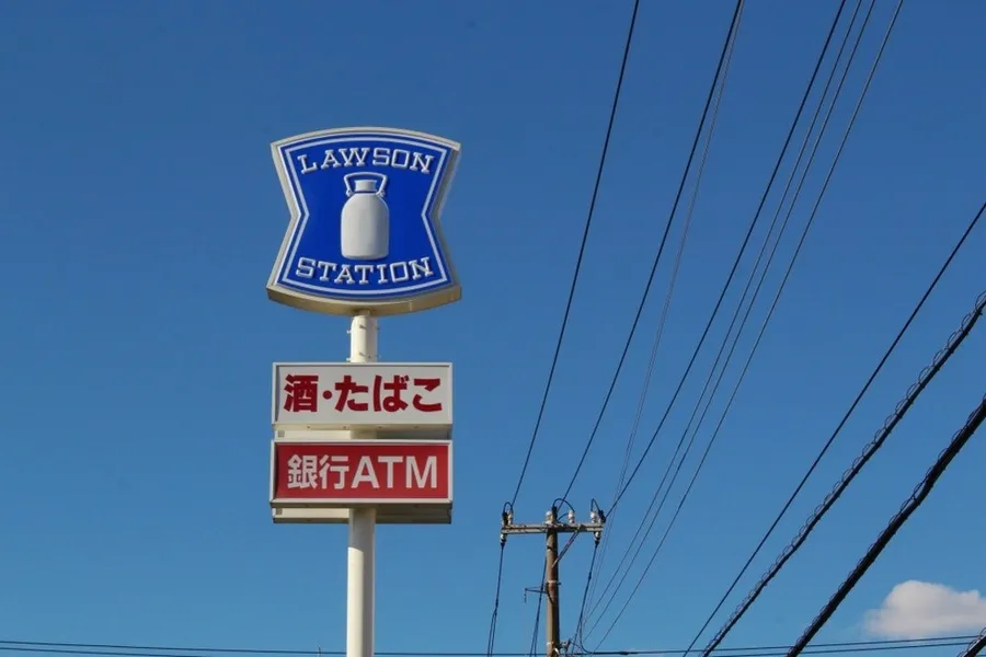 日本電信巨頭KDDI入股LAWSON！1.7萬家店舖到手，跨足超商還有什麼好處？