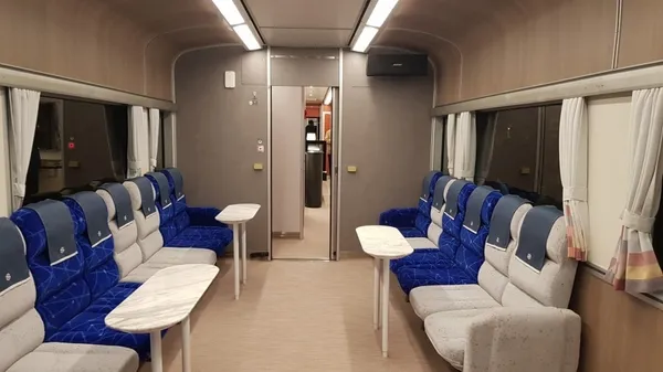 台鐵觀光列車「鳴日號」07.jpg