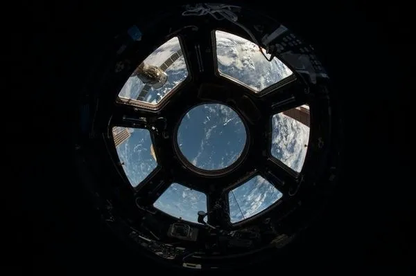太空碎屑.jpg