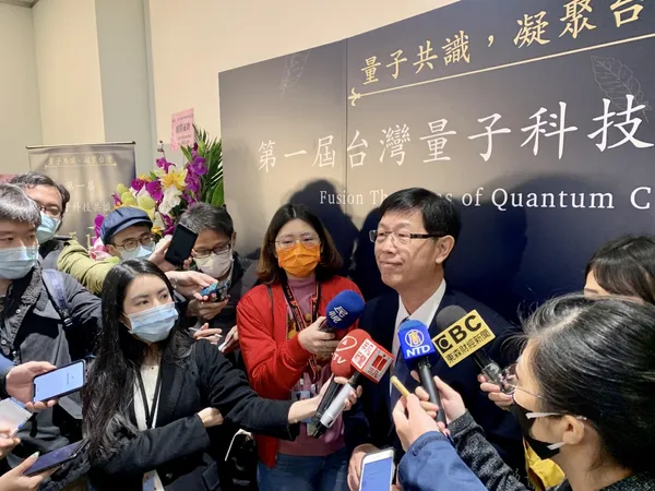 鴻海董事長劉揚偉
