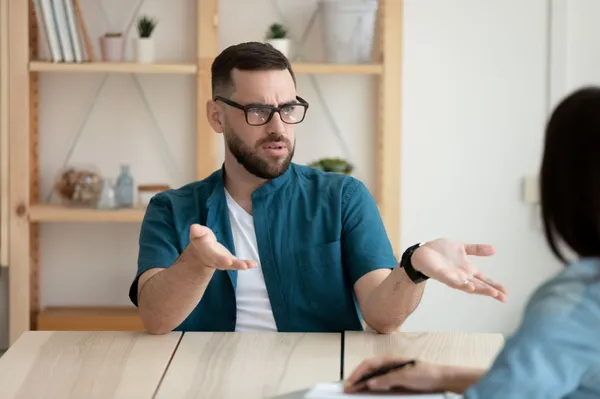 shutterstock_difficult customer