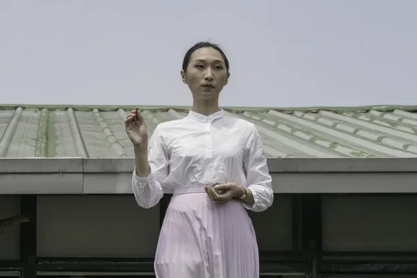 美術獎＿許懿婷《飄浮身體──上牆》.jpg