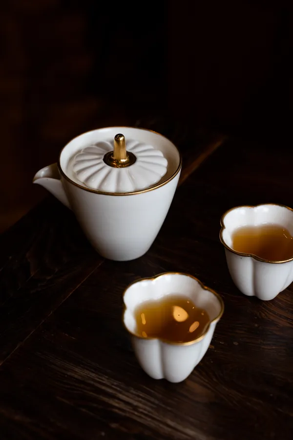 T22_永心奉茶_杯壺_人像-80.jpg