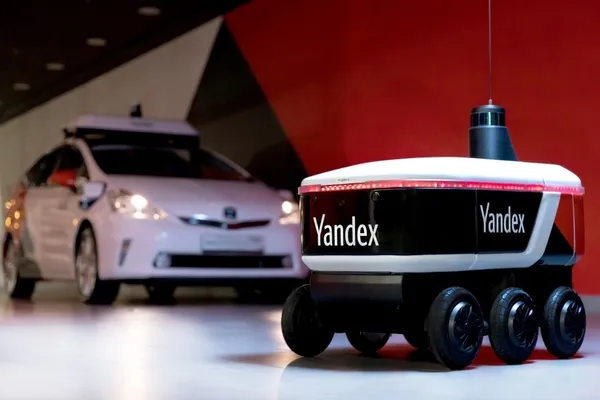 圖3-Yandex小包裹人行道機器人Yandex.Rover與斯科爾科沃市政府機關合作，以行人速度自