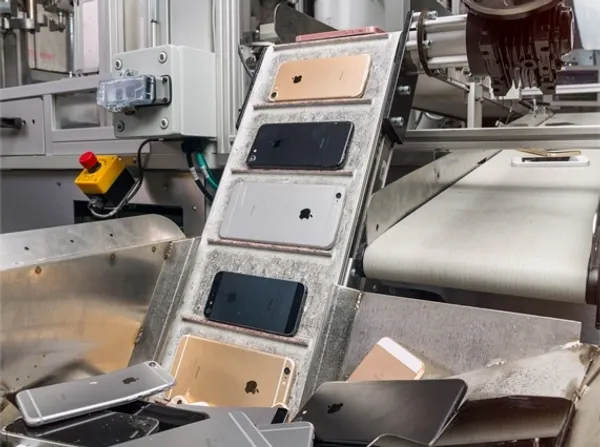 Daisy_robot_iPhone_loader_04192018_carousel.large.