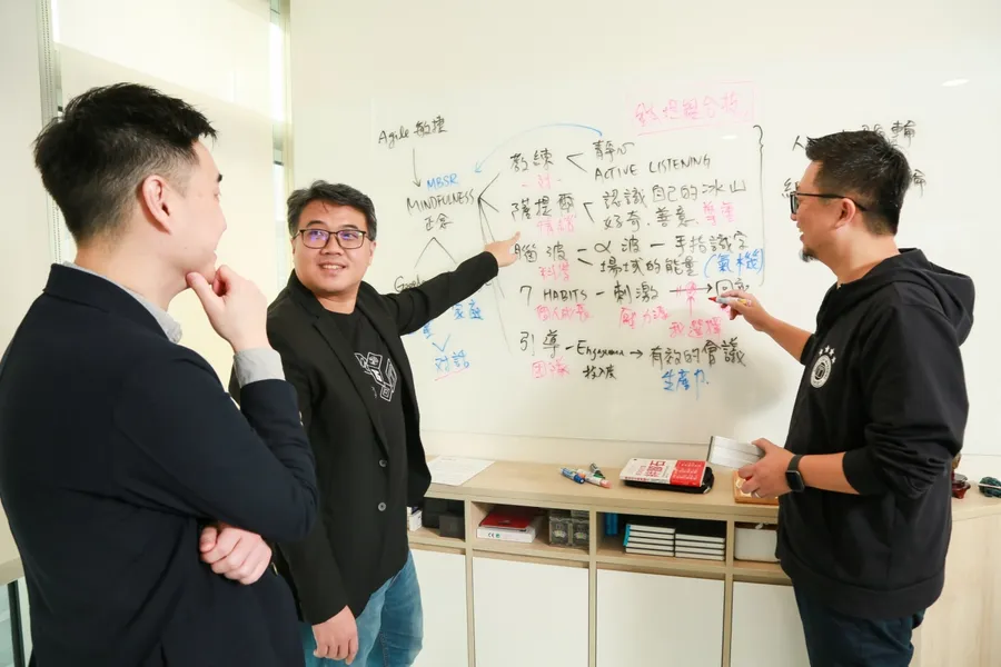 開會前全員深吸 3 口氣！鈦坦科技如何藉「正念」提升溝通效率？