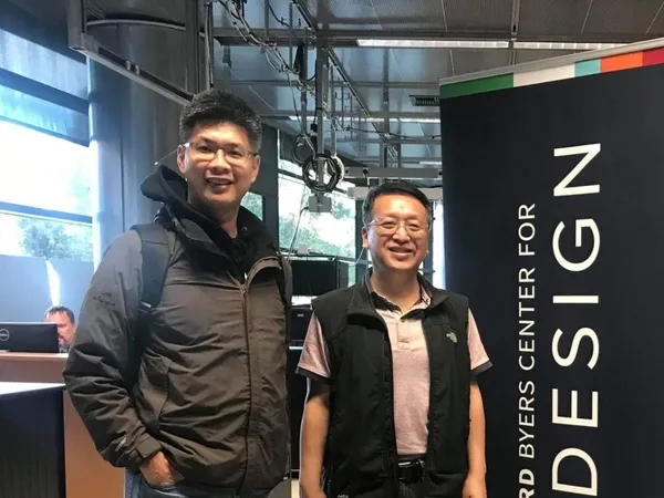 互貴興業策略長詹益鑑（左）與執行長郭加泳（右）