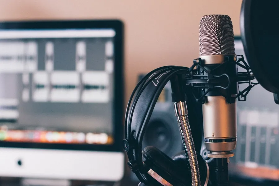 想靠 Podcast 發大財不容易！每月 9 千萬人收聽，卻只有 1% 創作者賺到錢