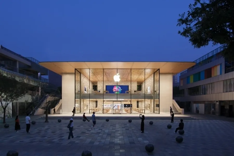 中國第一家 Apple Store 關閉，並在 50 米之外重獲新生！