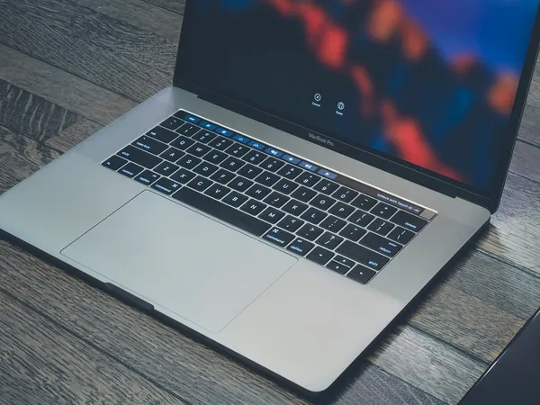 macbook-pro.jpg