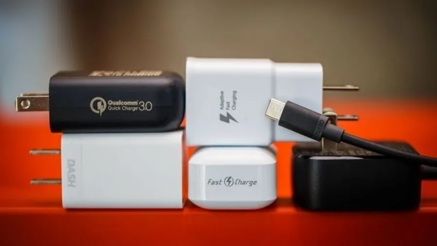 蘋果不送充電器後，Android廠商也想效法打環保牌！但恐怕會造成更多浪費？