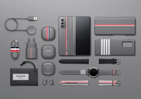 Galaxy-Z-Fold2_Thom-Browne-Edition_main_5-whats-in
