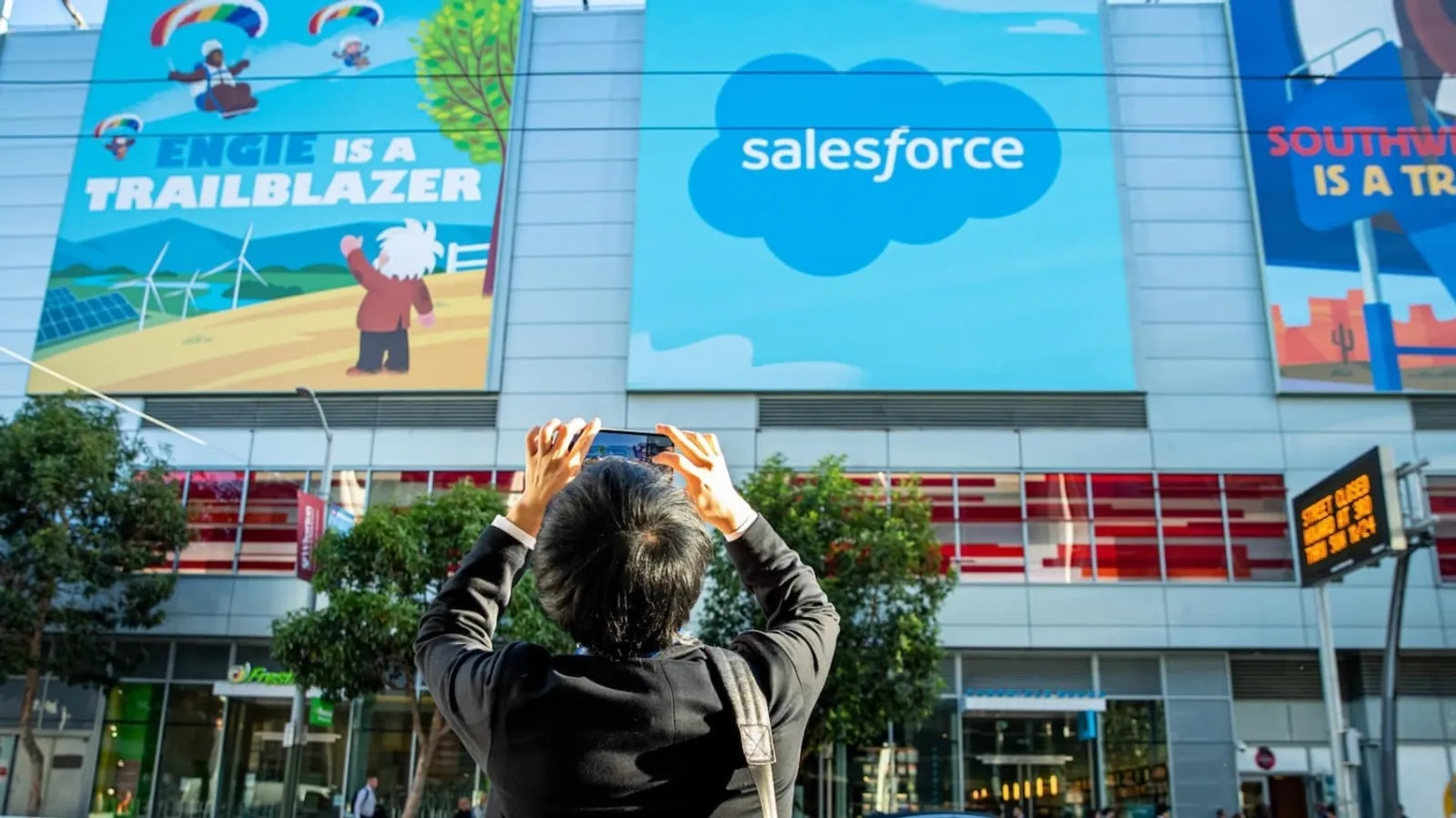 277 億美元天價併購 Slack 後，躍升企業軟體二哥的 Salesforce 下一步怎麼走