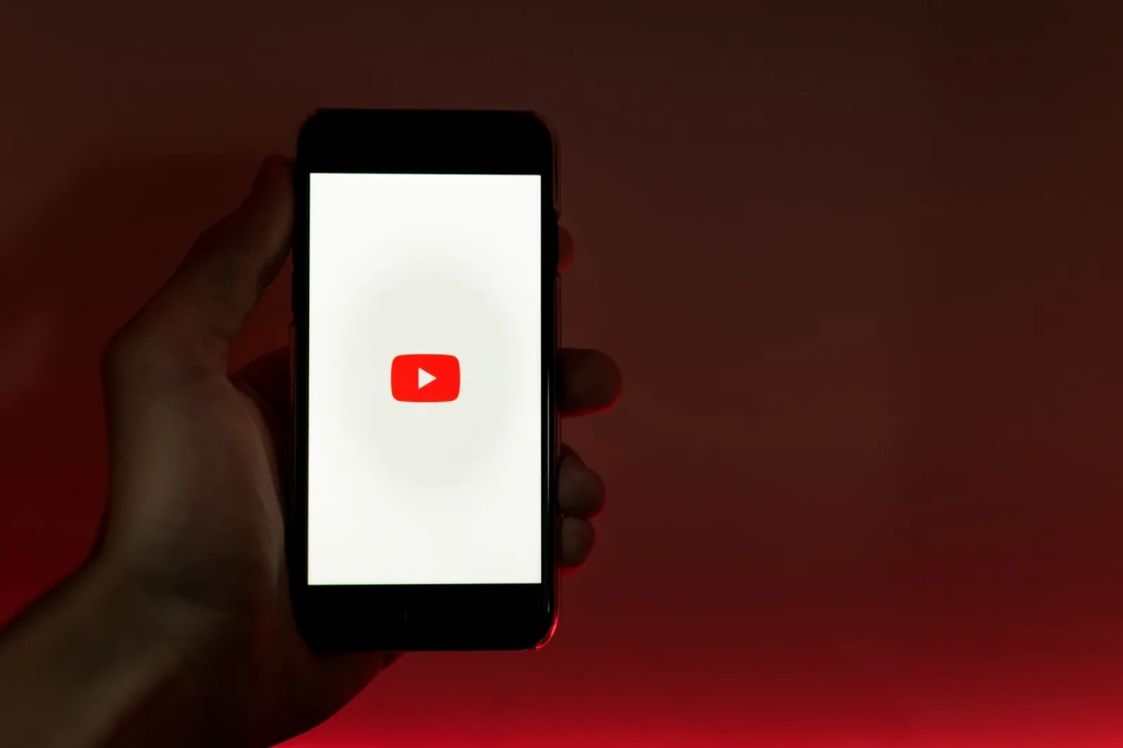 YouTube 將變身網購平台！整合影片播放和購物功能，有何優勢？