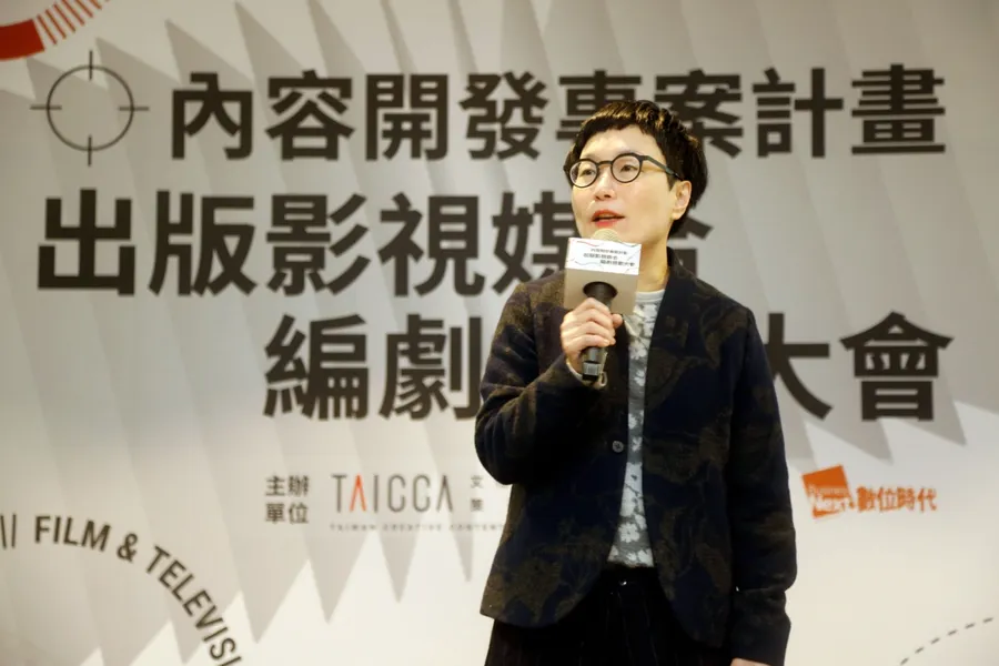 從漫畫學創業！文策院董事長丁曉菁推薦這兩本好書，學習縮短世代鴻溝