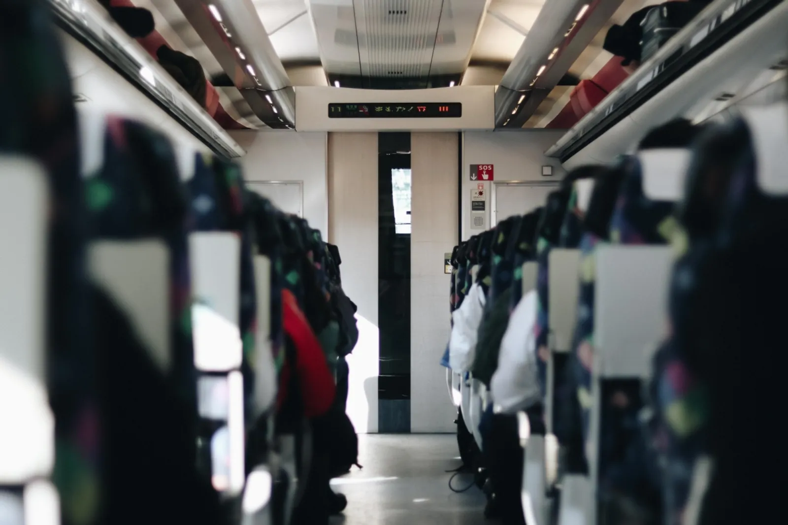 車站、新幹線上都能輕鬆辦公！日本電車公司推新服務，一分一秒都不浪費