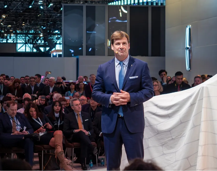 嘴上說禁、手上在談！福特執行長高喊「絕不讓中國車進美國」，仍積極找比亞迪、吉利合作