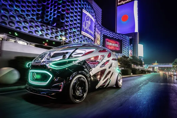 戴姆勒電動無人車Vision URBANETIC