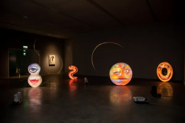 高美館- 黑盒-幻魅於形 : 湯尼．奧斯勒 展覽
