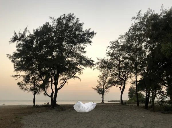 2021 漁光島藝術節-起伏_何采柔作品模擬示意圖.jpg