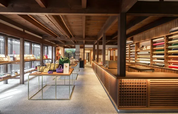 17中川政七商店鹿猿狐BUILDING-近隣施設_ 遊 中川 本店.jpg