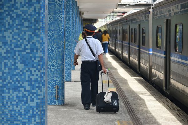  台鐵訂票新制 11/10 上路！發車前 5 分鐘，手機也能訂票
