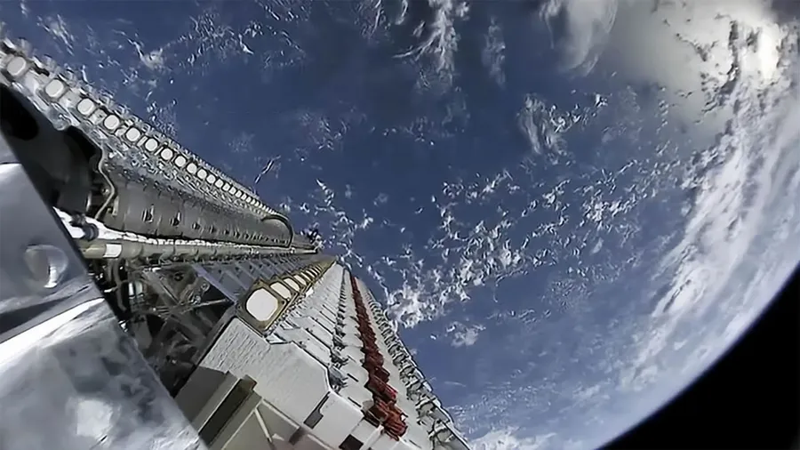 馬斯克再度延宕衛星網路服務Starlink的上市計劃，預計最快2025年之後才可能實現