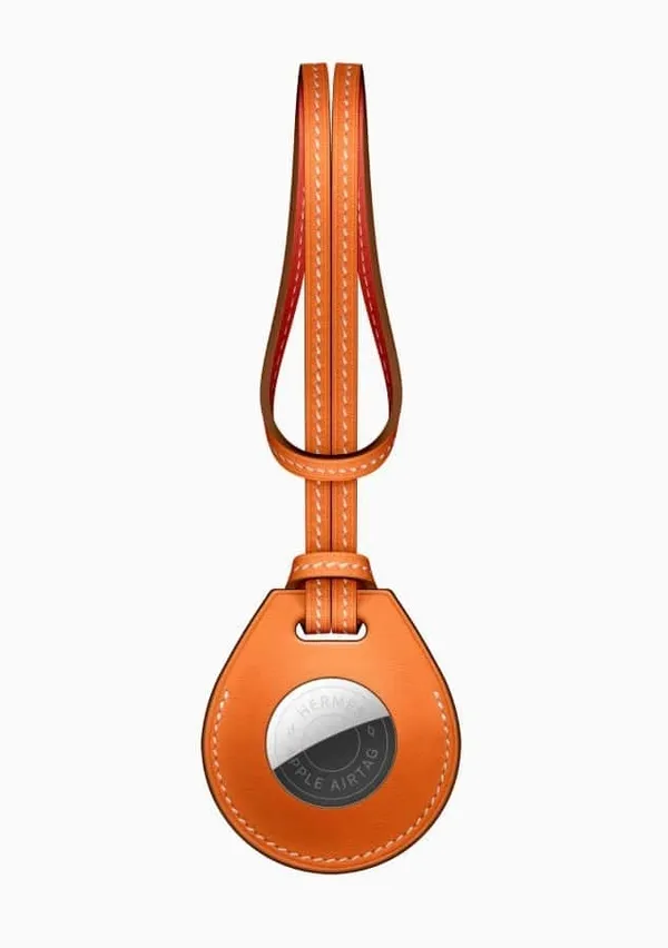 Apple_airtag-hermes-charm_042021_inline.large_2x-6