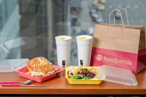 【新聞圖片2】foodpanda 與環保署、台南市政府及循環容器廠商「好盒器」多方合作，於台南市試辦