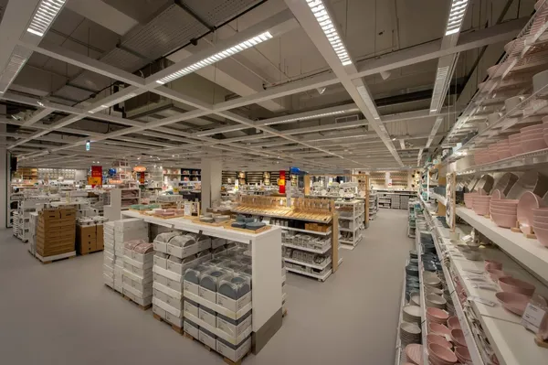 IKEA內湖店-店總面積超過六千兩百坪，為消費者提供更加寬敞舒適的購物環境.jpg