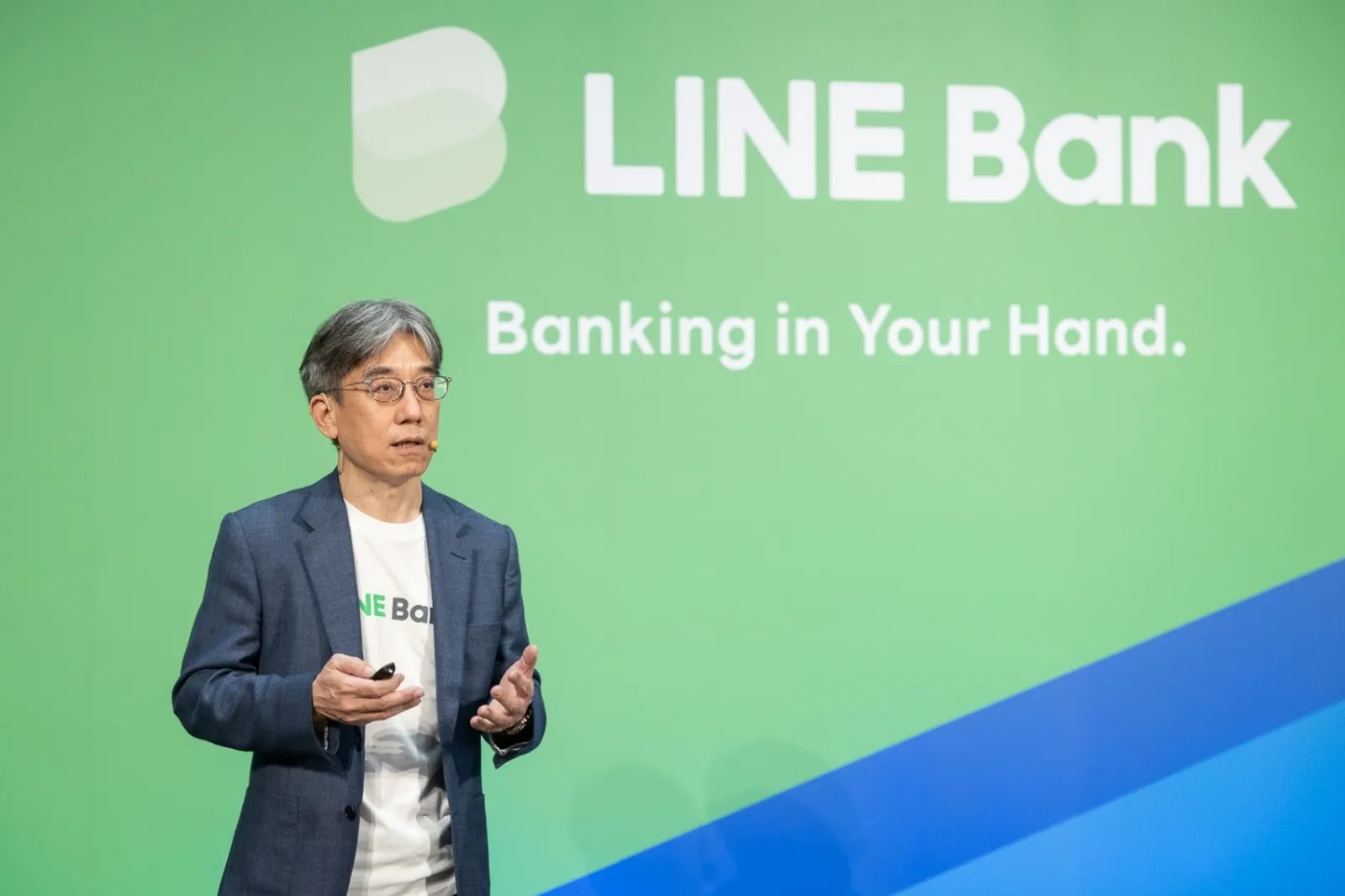 LINE Bank 上線首週開戶數破 4 萬，3 大優勢超車樂天