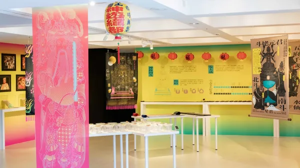 台南商標老牌織岀府城眾神，400顆印章展現台灣日常精彩！台南老爺新展「生活旅人」