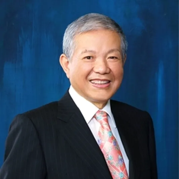 集團大家長何壽川