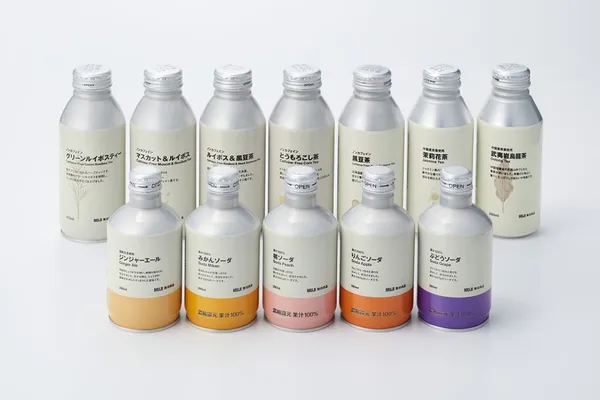 日本無印良品換上環保鋁罐包裝！12 種全新飲料包裝更具質感，年底前 460 家分店還將裝設飲水機