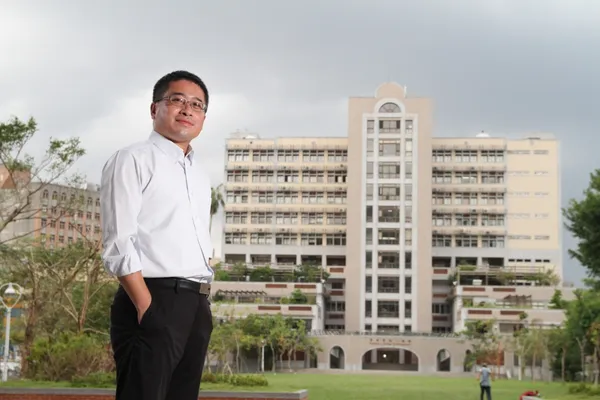 黃俊堯_台大工商管理學系教授_2015-08-17_賀大新攝影_2857