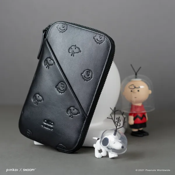 alto Peanuts 聯名限定款 - 皮革手機收納包 渡鴉黑 原價NT$ 3,880.jpeg