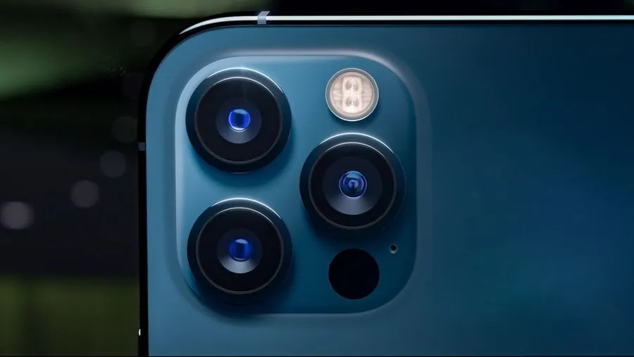 iPhone 14工程機疑似曝光！螢幕採挖孔設計、保留前鏡頭和Face ID