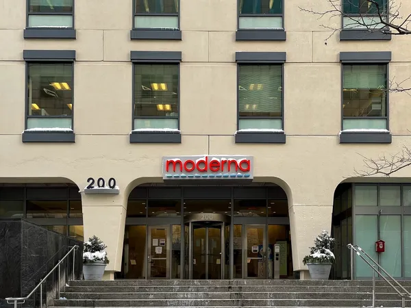 1920px-Moderna_Headquarters,_December_2020
