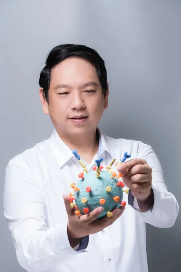 育世博創辦人 蕭世嘉博士