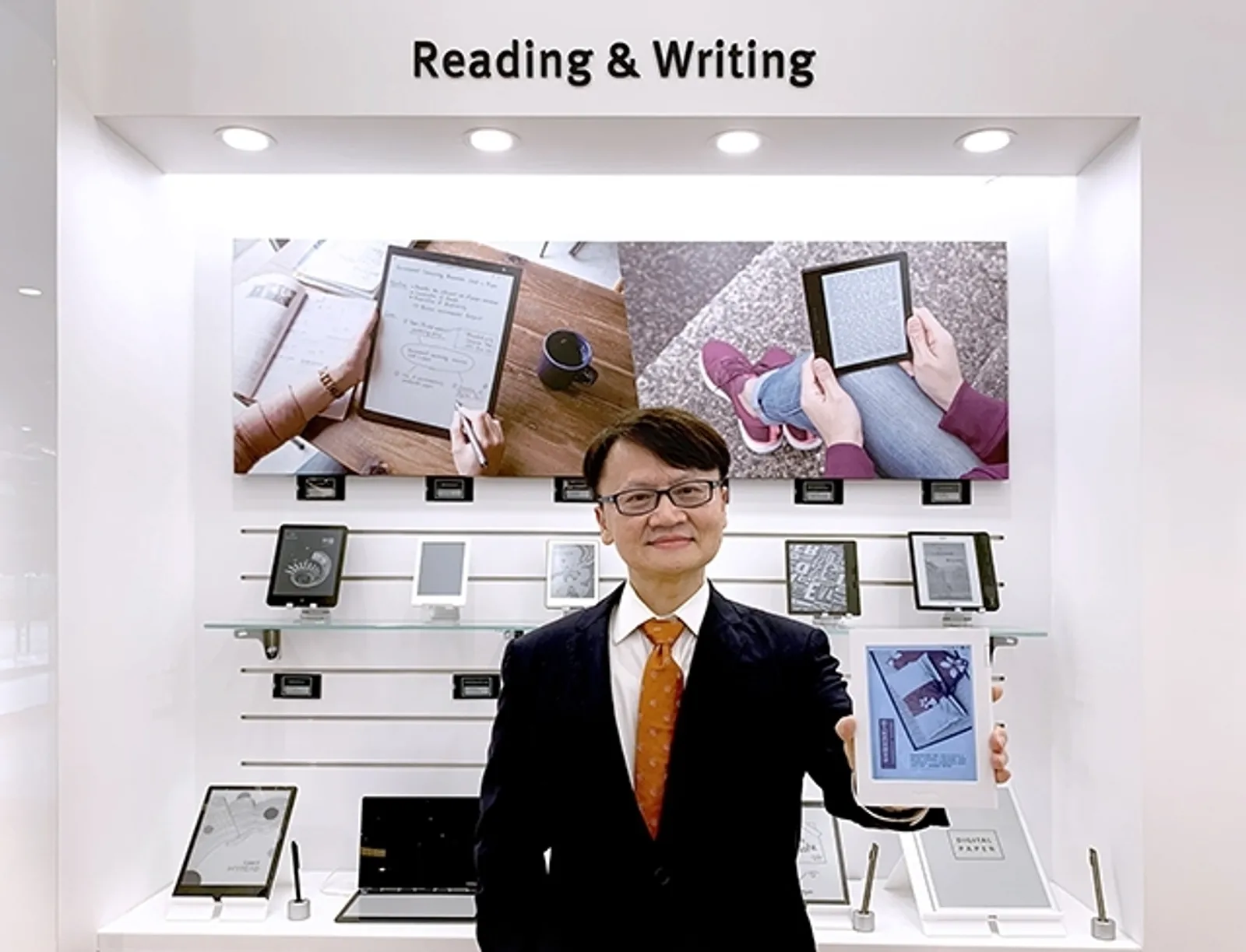 一台 iPad 讓經營策略轉彎！元太預見閱讀器「天花板」，轉攻 IoT 擴大應用場景