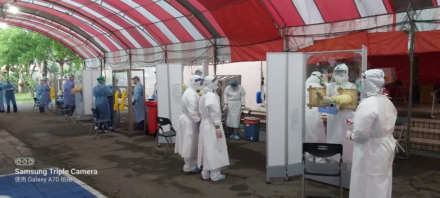 京元電移工停班2周營收損3成！北中南科設6移工篩檢站，工研院「檢疫亭」進駐萬華剝皮寮、中興醫院