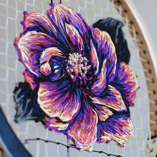 球拍刺繡 Danielle Clough 1